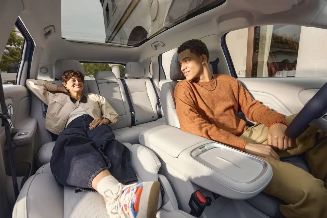 9.98 万元的零跑 B10 上市后,零跑选择给老车主退钱