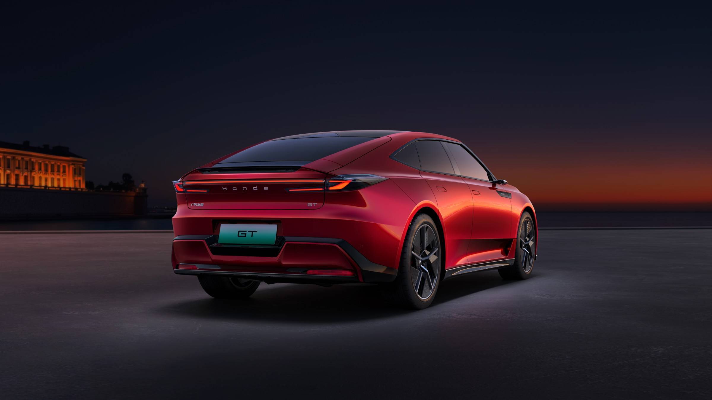 上海车展里的广汽本田烨 GT,展示了华为光场屏的新用法