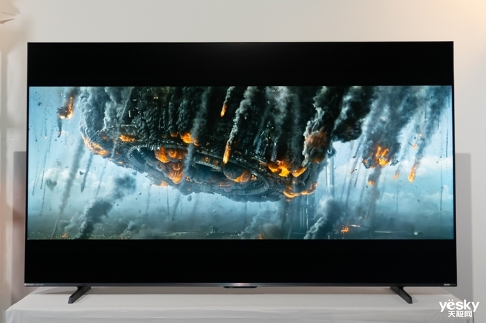 海信小墨E5Q Pro评测:AI赋能画质与体验升级,客厅秒变世俱杯赛场
