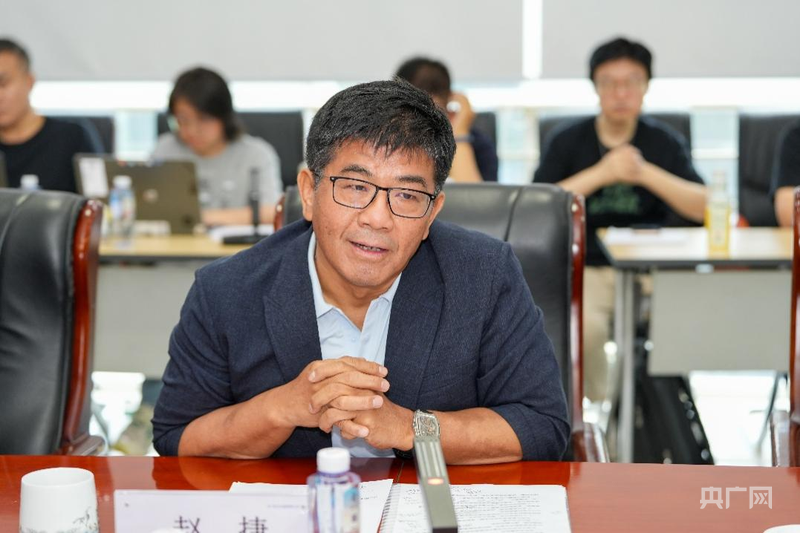 国家广电总局广播影视发展研究中心战略研究所所长赵捷（央广网记者王综鹤 摄）