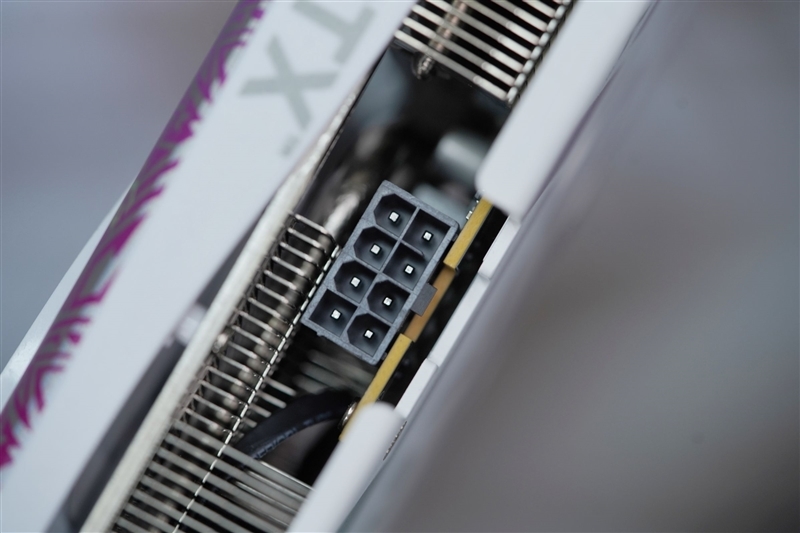 索泰RTX 5060 XGAMING OC显卡评测:不只有潮流设计 性能做工也是同级最强