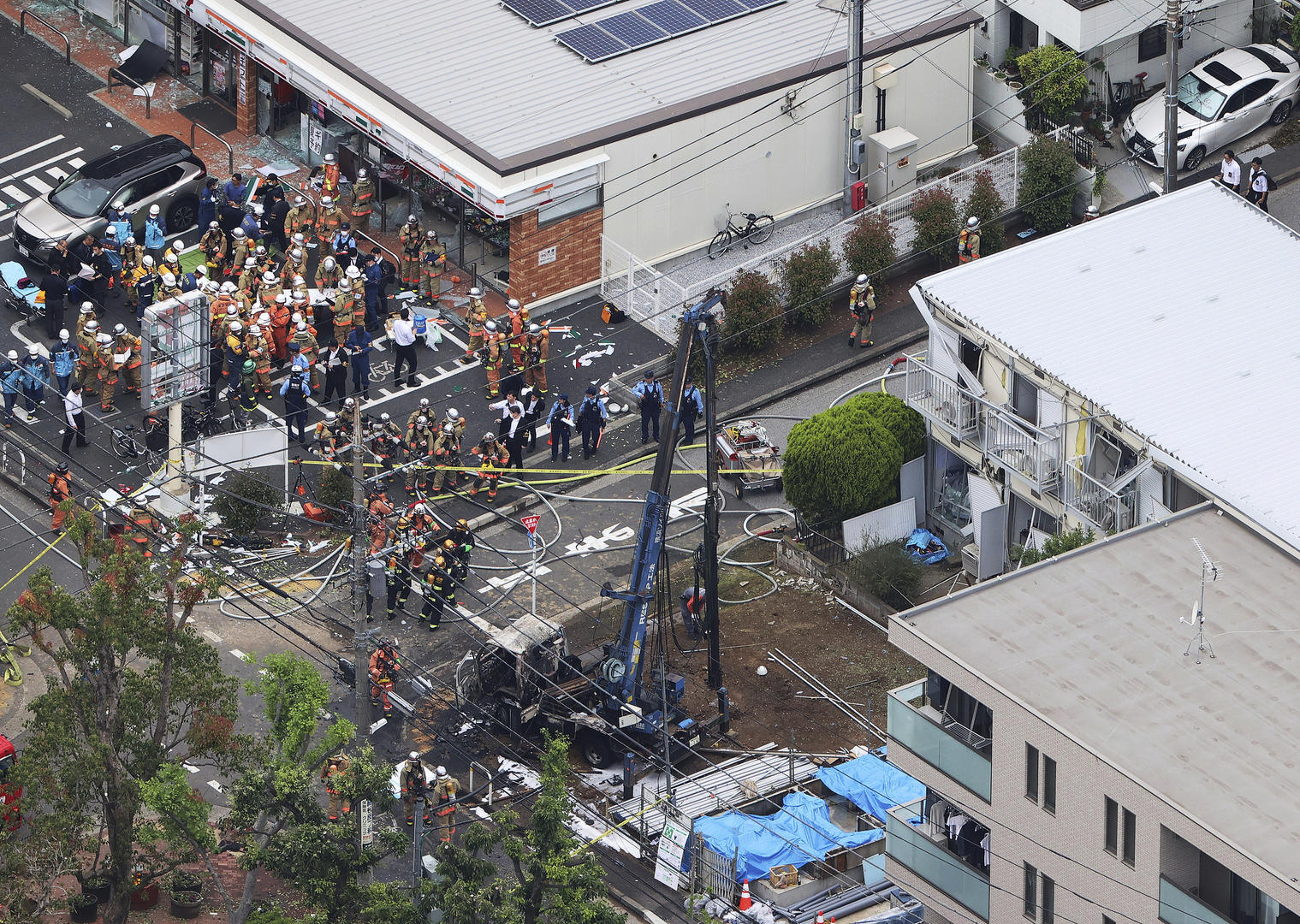 ▲当地时间2025年5月27日，日本东京江户川区，一栋公寓建设工地发生爆炸 图据视觉中国