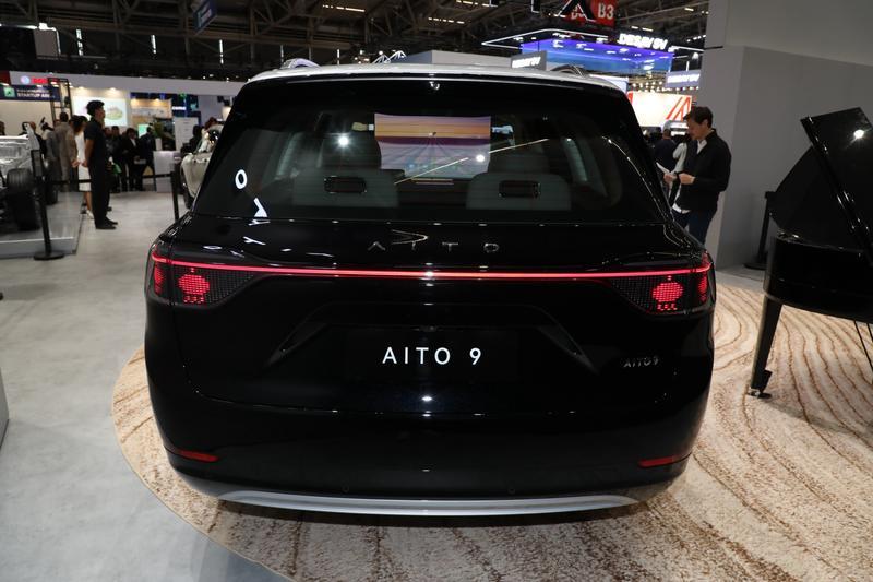 问界M5中东版首发亮相_问界_问界M9中东版设计语言