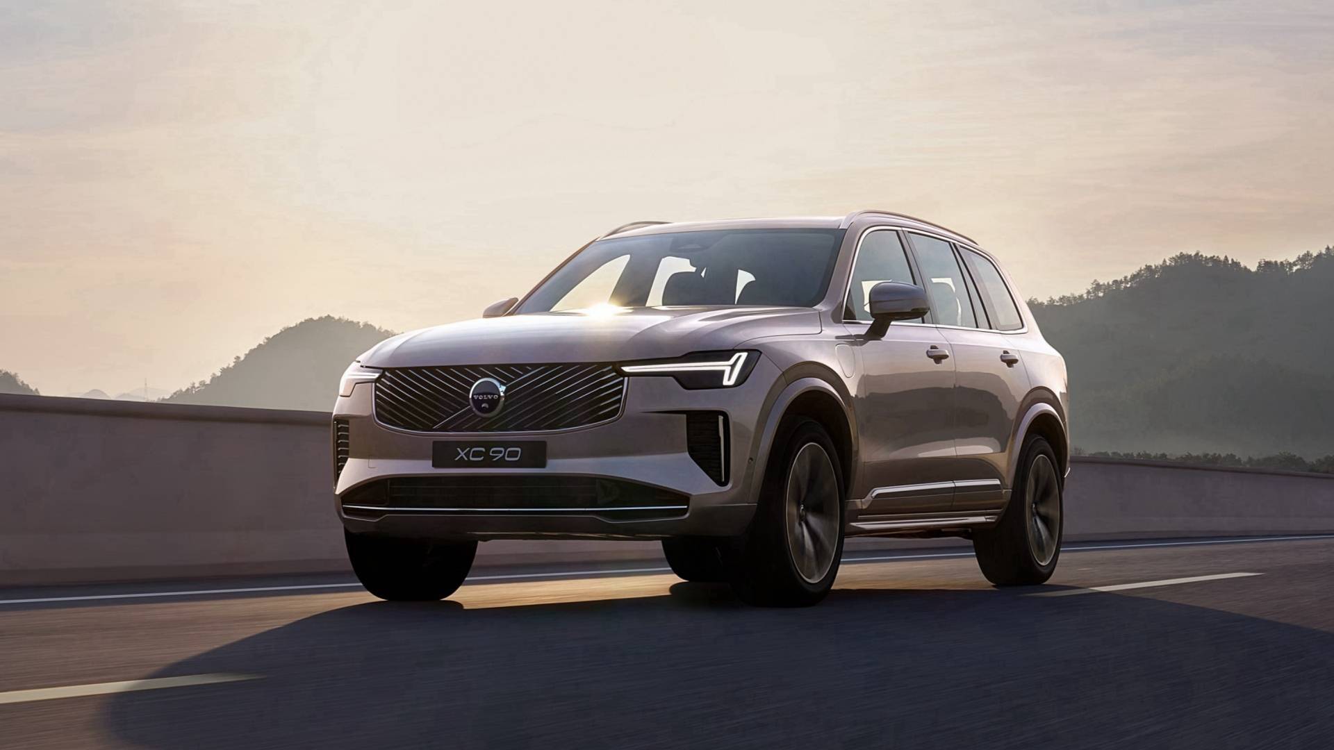 直降 16 万!47.9 万元起,全新沃尔沃 XC90 大降价,新增 6 座车型