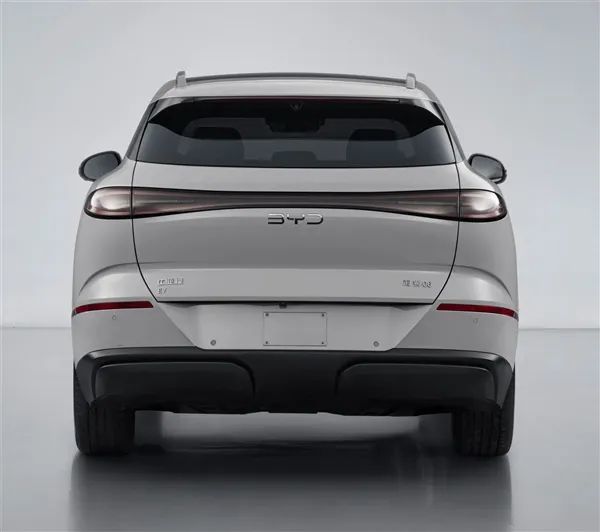 捷尼赛思同款双缝大灯 比亚迪海狮06申报:尺寸不小、两套动力