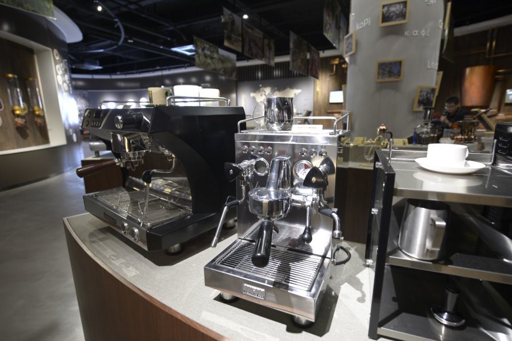 这是昆山咖啡产业创意中心陈列的咖啡机。新华社记者刘力航 摄