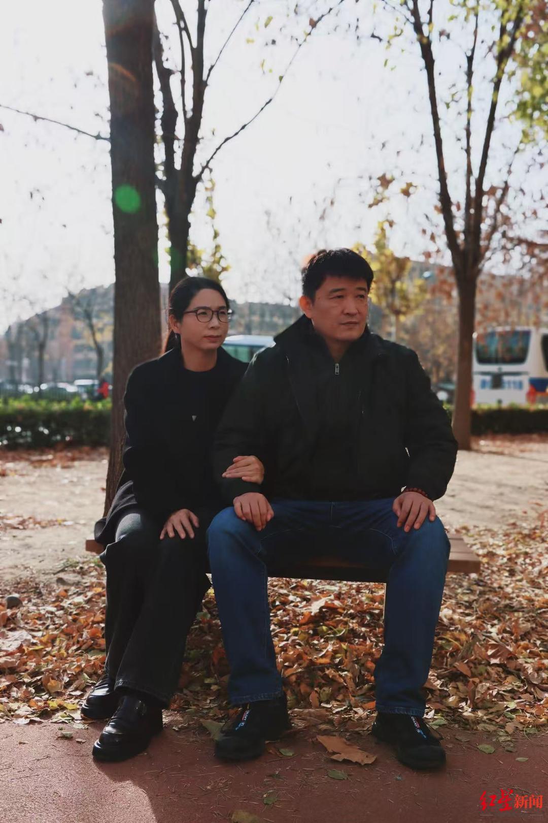 ▲崔丽丽和老魏