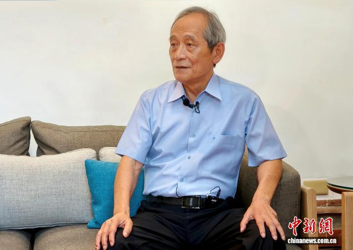 图为雾峰林家后人、台湾抗日志士亲属协进会创会会长林光辉近日在台中接受记者采访。 中新社记者 张晓曦 摄