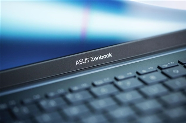 第二代酷睿Ultra 9 285H加持!华硕灵耀14 2025图赏