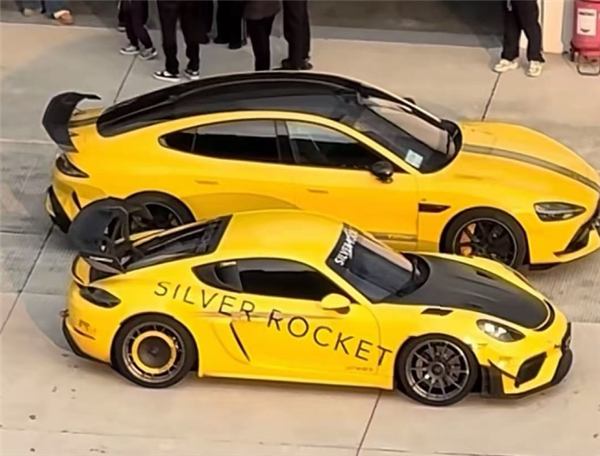 小米SU7 Ultra有多大：保时捷、兰博基尼跑车一比就是弟弟