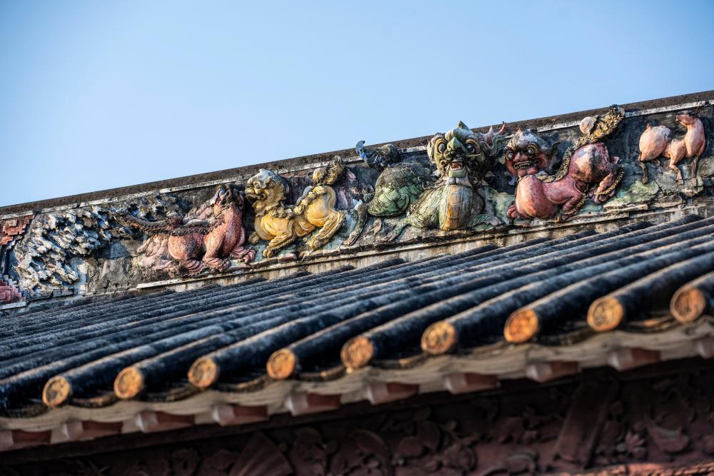 这是9月13日在塱头村拍摄的建筑上的精美装饰。