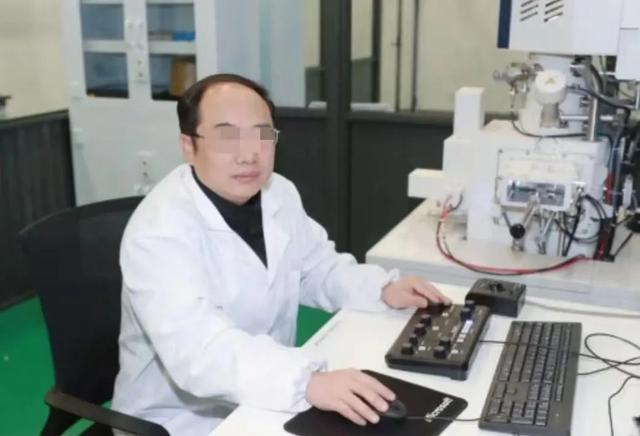 江苏科技大学原教授郭某