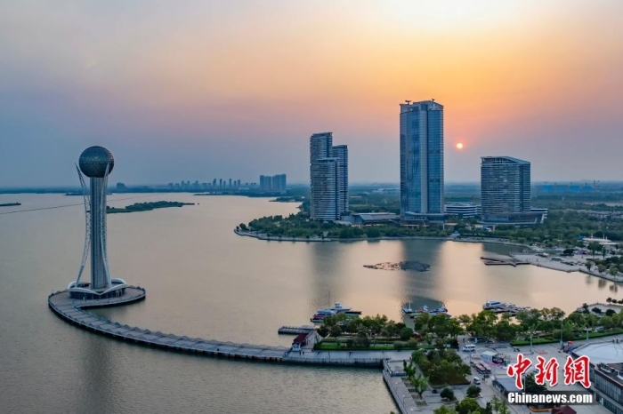 江苏常州西太湖揽月湾景致。(无人机照片)中新社记者 泱波 摄