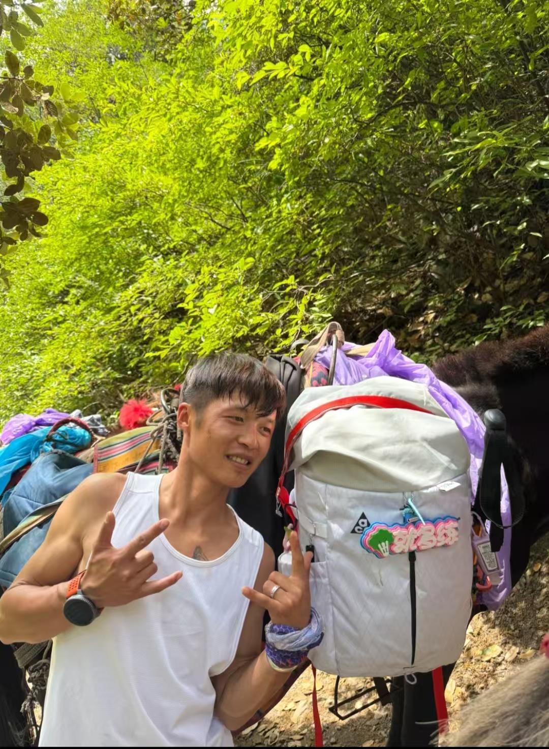 云南两男子徒步梅里雪山失联8天警方回应(图1)