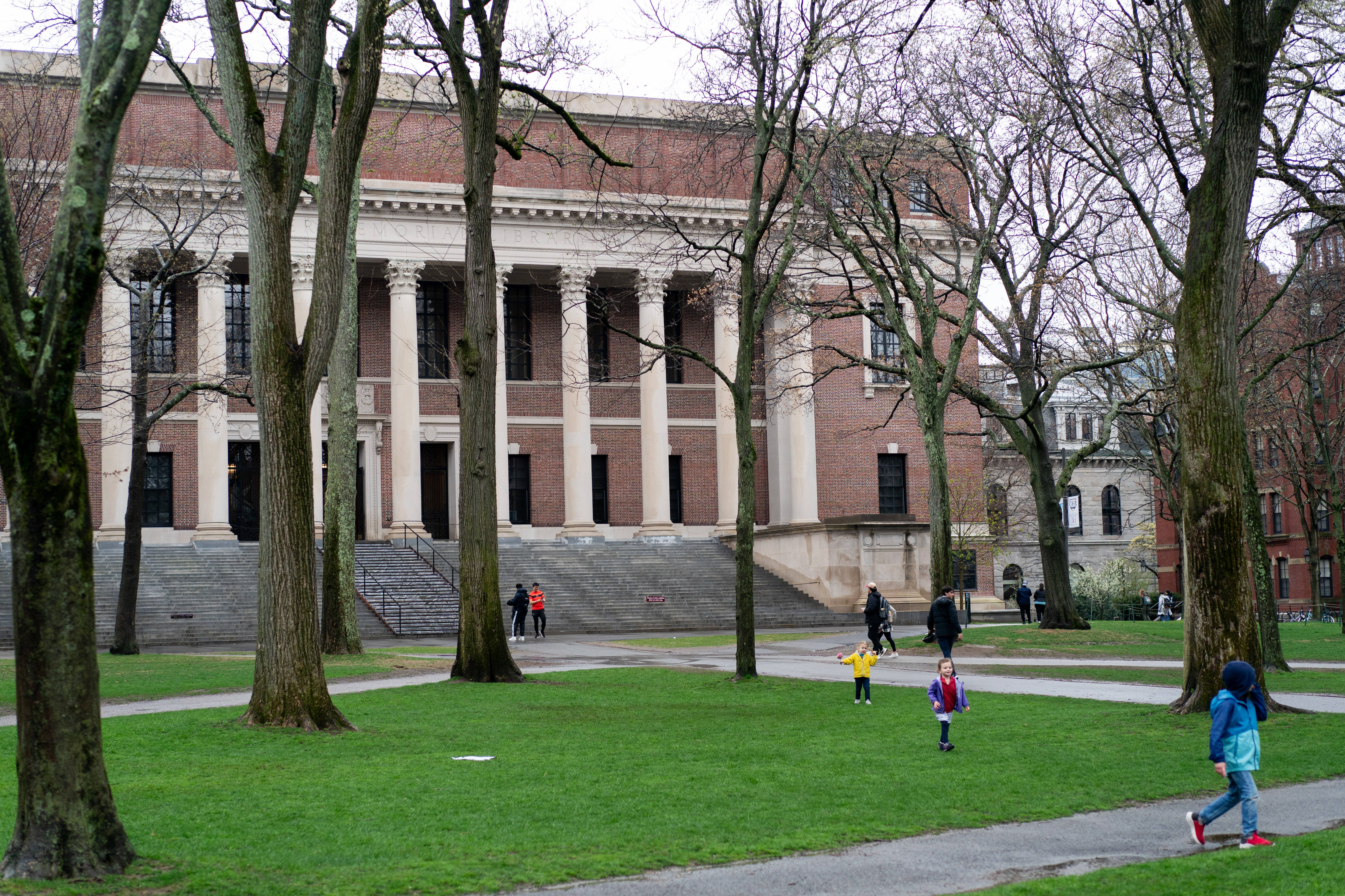 禁招国际学生特朗普政府对哈佛大学下狠手_凤凰网