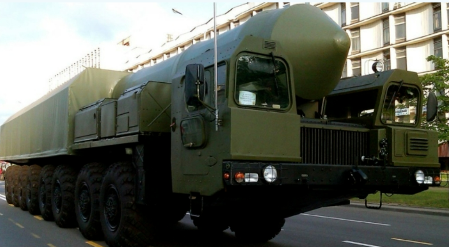 疑似“边界”导弹发射车。