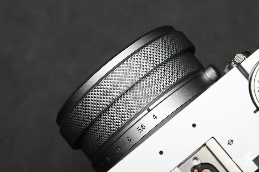 便携中画幅的极致影像 富士GFX100RF评测