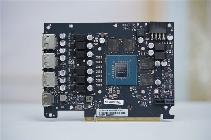影驰RTX 5060 Ti金属大师白金版16GB MAX OC评测:DLSS 4加持4K游戏轻松流畅 纯白设计完美匹配影驰全家桶