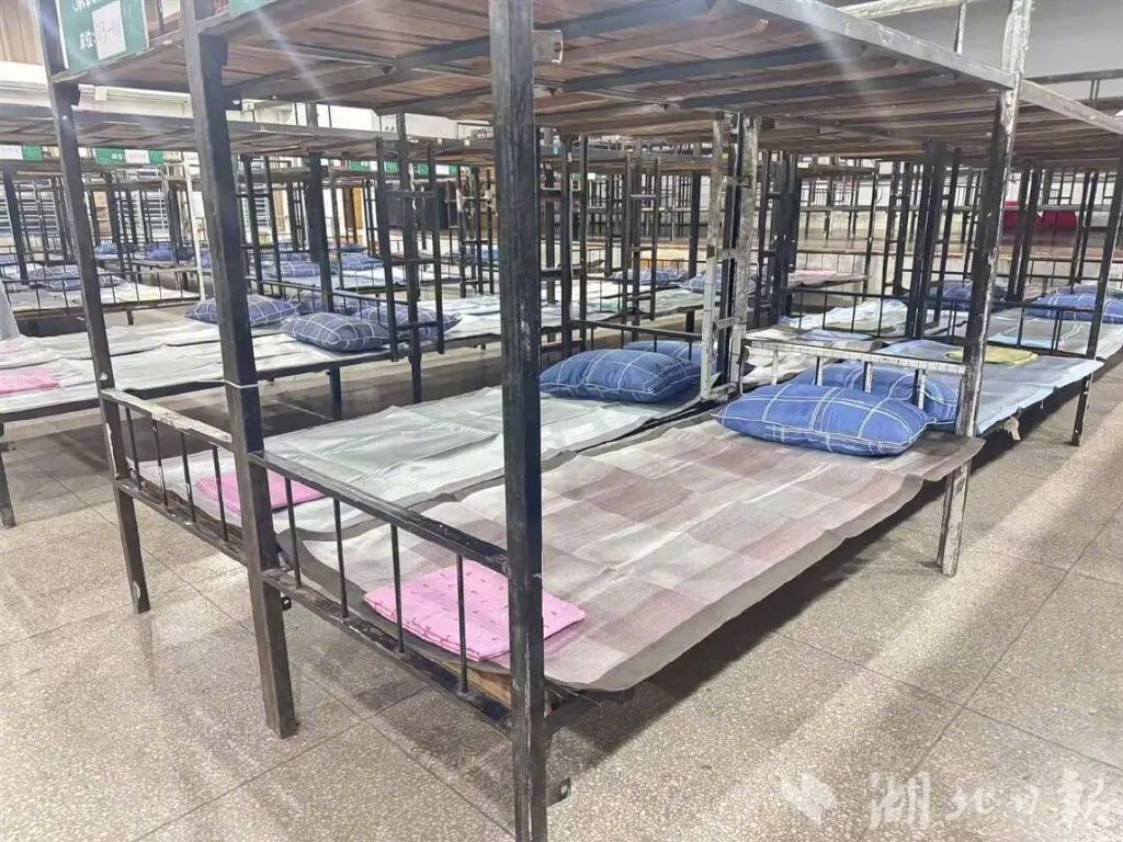 干凈整齊的床鋪。張祎晗 攝.jpg