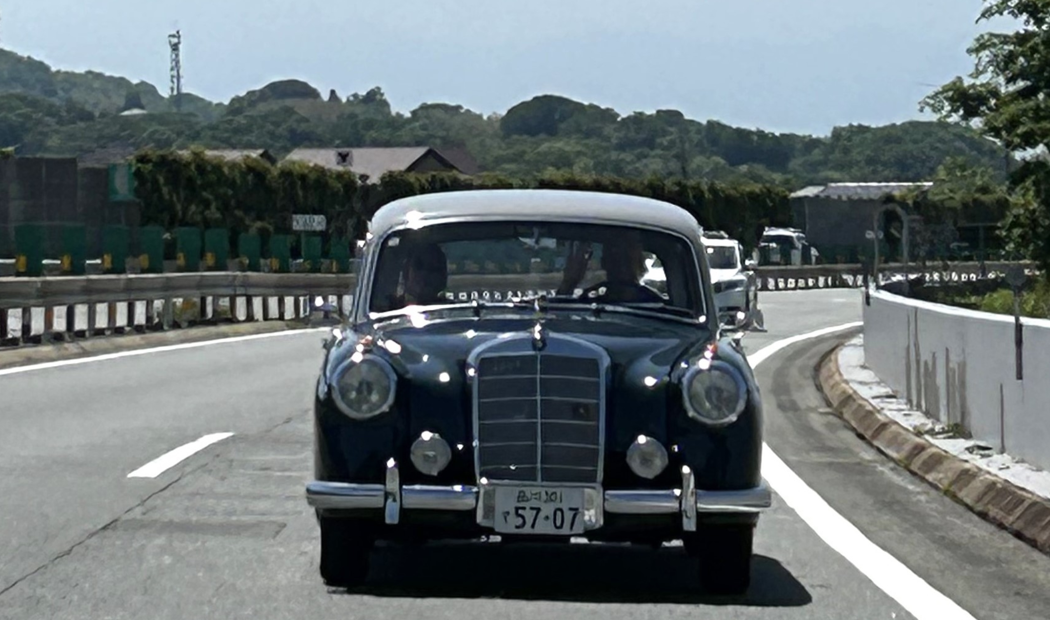 奔驰 GLC 纯电版曝光,拥有了更时尚的造型、空气悬挂以及后轮转向