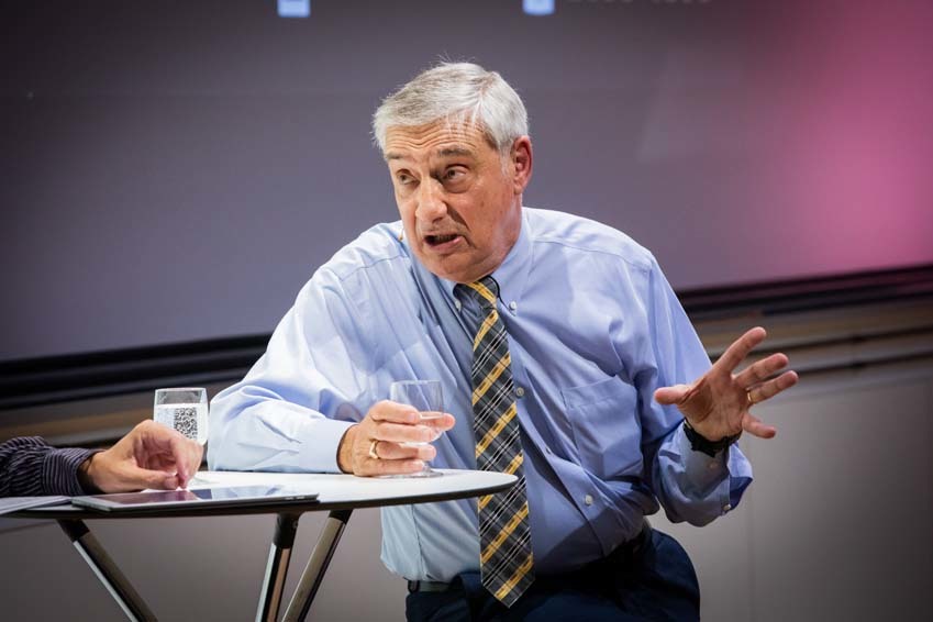 乔尔·莫基尔 瑞银集团网站