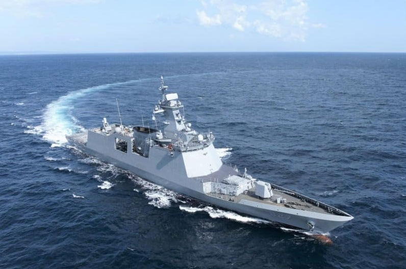 “大邱”级护卫舰配备防空导弹、反潜导弹和反舰导弹等多种武器。