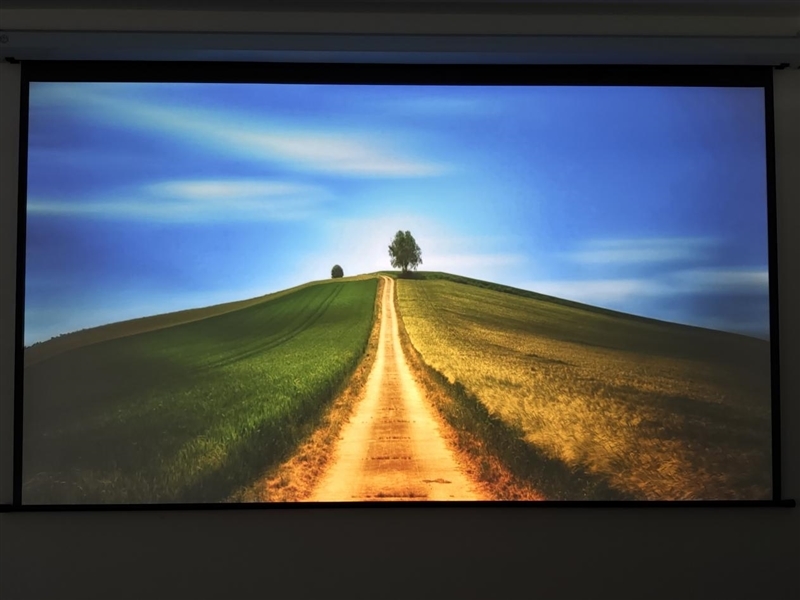 千元投影新卷王!哈趣Q1 Max评测:这是一台Z世代租房党的居家新玩物