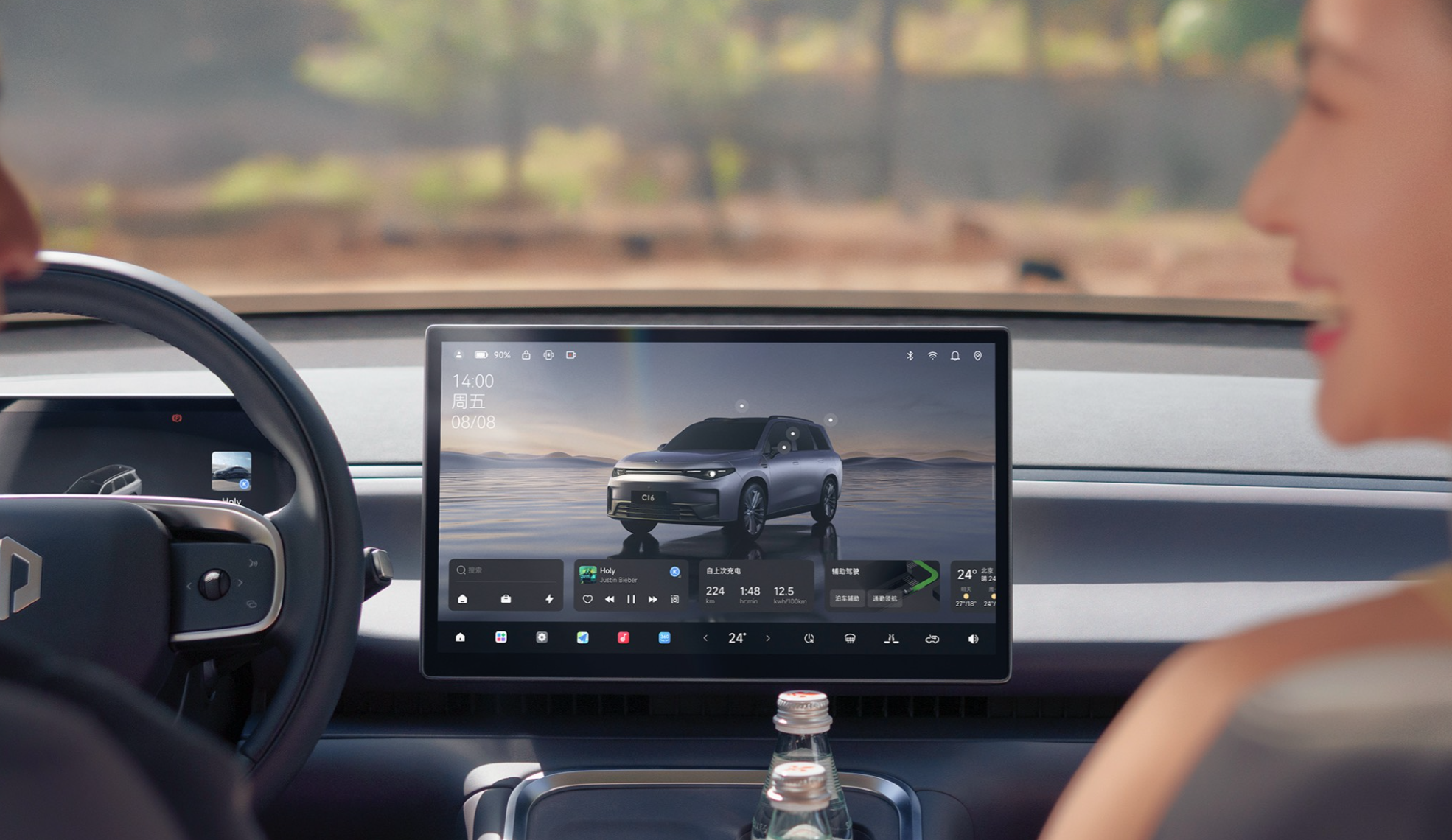 加量又降价,26 款零跑 C16 开启预售,大满配维持 18.98 万元