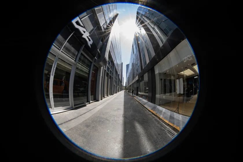 老蛙8-15mm F2.8鱼眼镜头评测 超广角的奇幻之眼