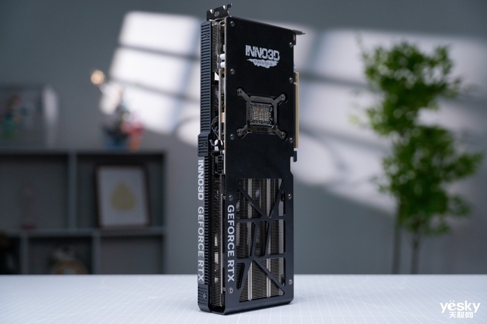 双槽卡也要秒杀2K 畅玩4K 映众RTX 5070 Ti曜夜X3 16GB显卡评测