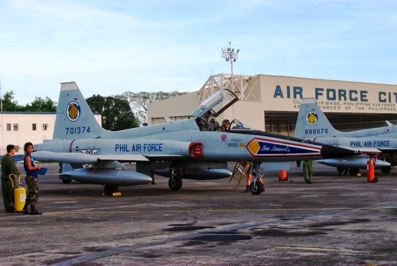 2005年退役全部F-5之后，菲律宾空军在相当长一段时间内没有任何喷气式战斗机，仅有少数喷气教练机