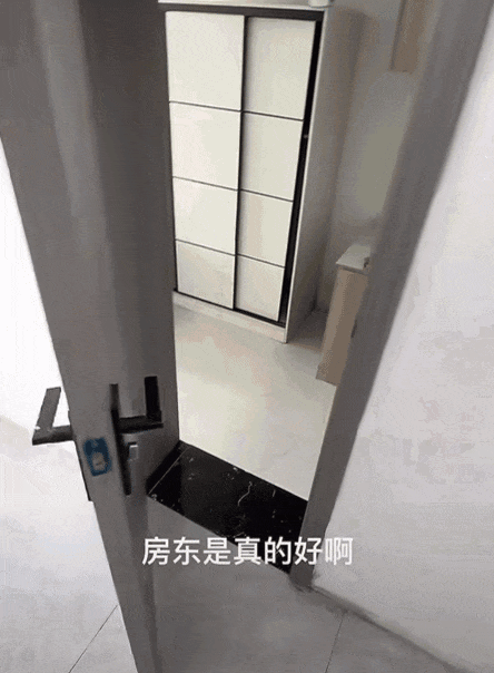 _年轻人住房现状：今夜，我与马桶共眠_年轻人住房现状：今夜，我与马桶共眠