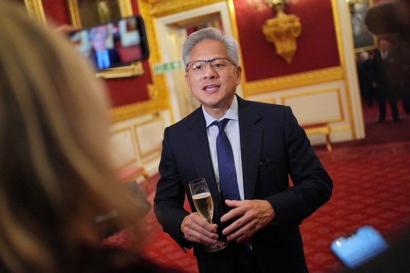 11月5日,英国伦敦,黄仁勋出席伊丽莎白女王工程奖招待会。 IC Photo