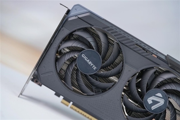 巧妙滑块设计!技嘉RTX 5060 Ti GAMING OC 16GB魔鹰图赏