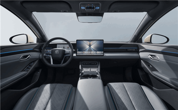 半价特斯拉Model 3国产平替选手!比亚迪秦L EV上市:11.98万起