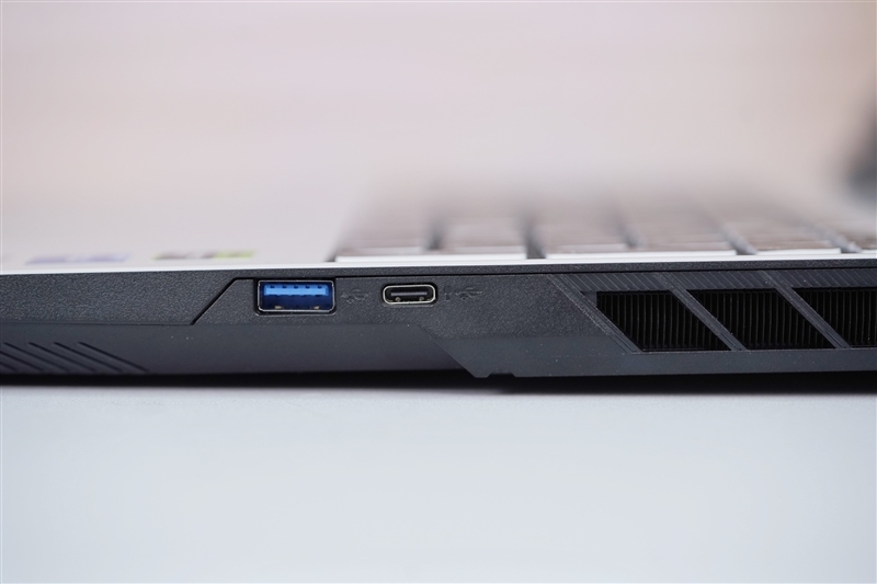 7999元的i9-13900HX + RTX 5070 Ti游戏本你会买吗!七彩虹隐星P16 Pro笔记本首发评测