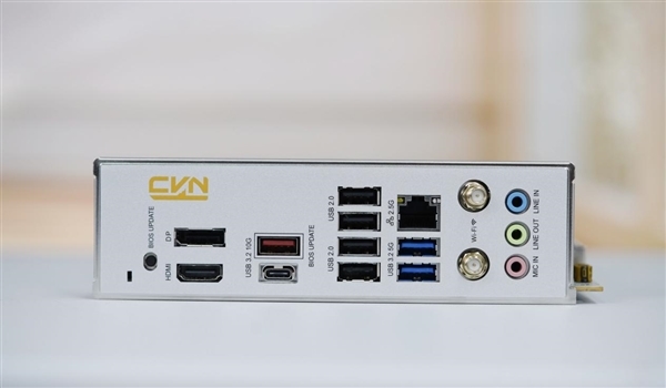 小巧迷你!七彩虹CVN B850I GAMING FROZEN V14主板图赏