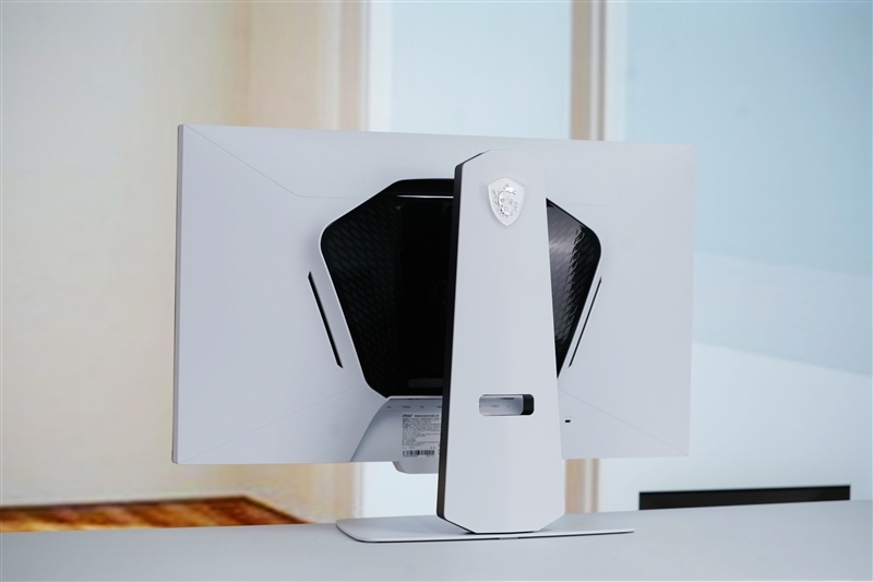 微星MPG 274URDFW E16M显示器评测:Mini-LED面板性能优秀价格亲民 更适合主流玩家的电竞显示器