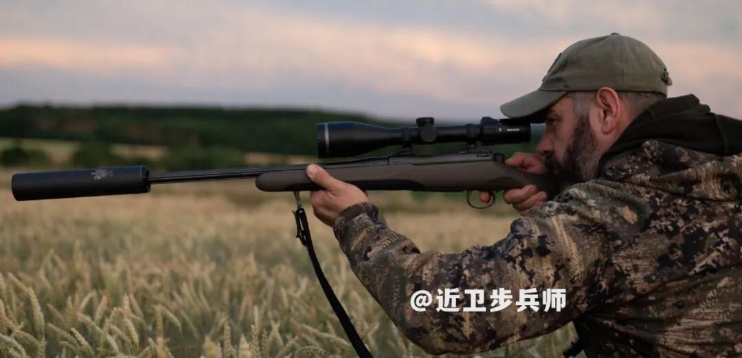 行刺查理·柯克的枪手利用美国枪支管理漏洞?斩首战术回旋镖?_凤凰网历史_凤凰网