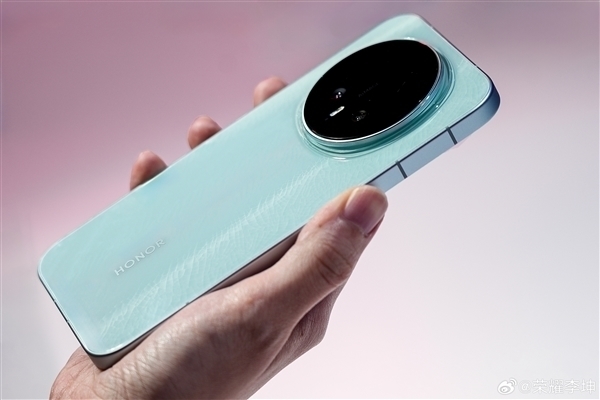 荣耀Magic8系列维修备件价格公布:屏幕979元起 主板2699元起