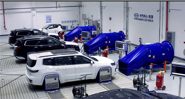 拳打新势力 脚踢特斯拉！这回的汽车新国标真给我看爽了