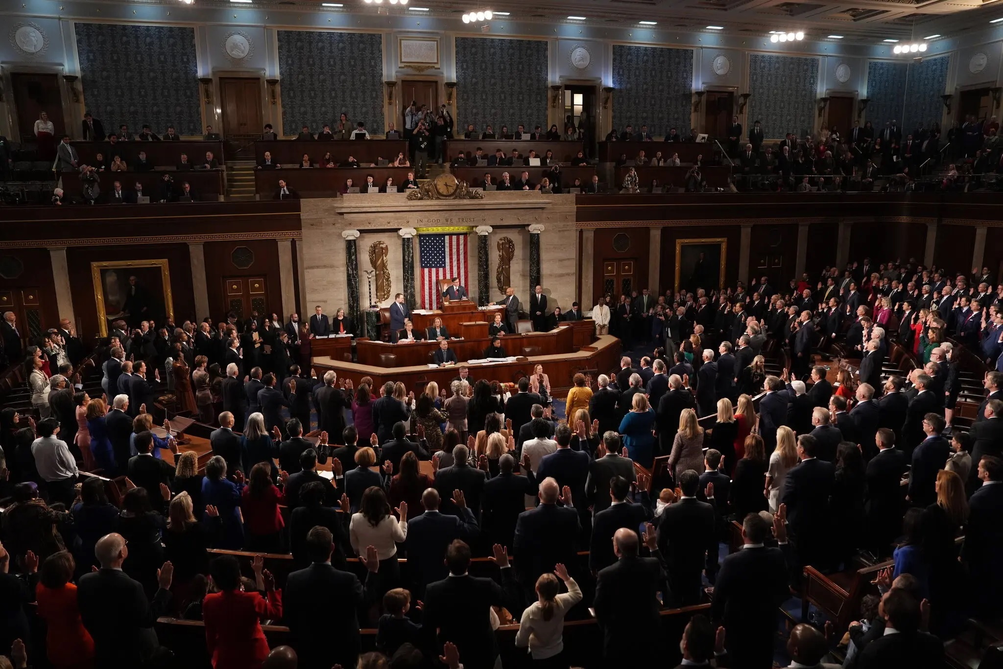 无论特朗普要进行何种试验项目,都绕不开国会控制的“钱袋子”(资料图片)