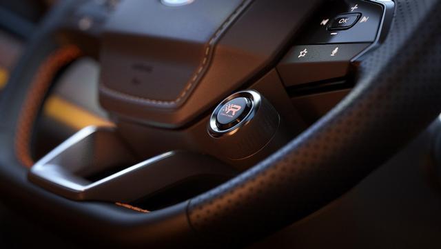 ����������UNI-V�۸�Ȩ����ʽ�������˶����ܲ�9.79��Ԫ��