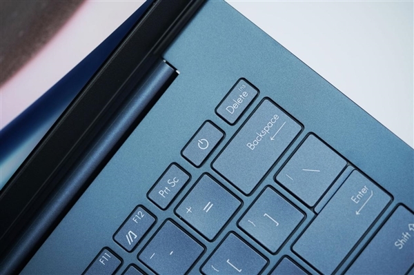 第二代酷睿Ultra 9 285H加持!华硕灵耀14 2025图赏