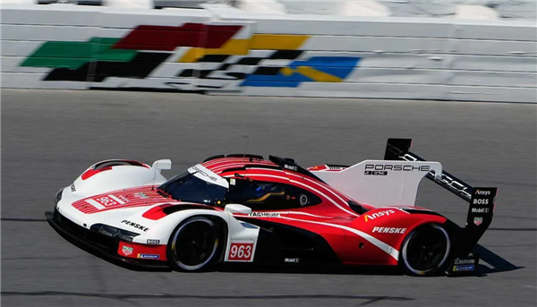 售价超过2100万元!保时捷963公路版预告:一台可以合法上路的勒芒赛车