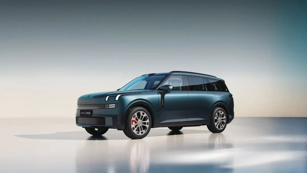 苹果全球产品营销副总裁到访爱范儿/雷军闪现武大秀小米 YU7 樱花照/格力辟谣明珠电动车