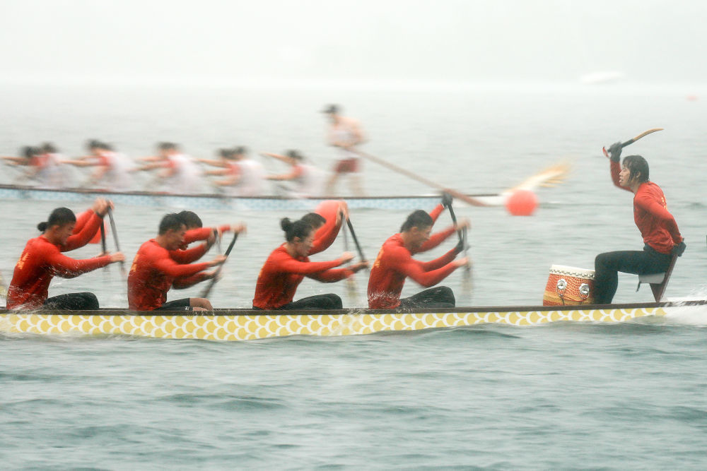 8月10日,中国队在2025年成都世运会龙舟比赛中。