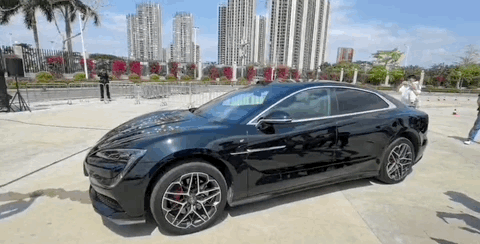 比亚迪版迈巴赫63万开卖,4大黑科技傍身,天神之眼竟是最普通的那个