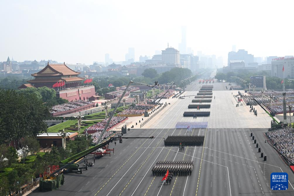 ▲9月3日,纪念中国人民抗日战争暨世界反法西斯战争胜利80周年大会在北京隆重举行。这是徒步方队接受检阅。记者 任鹏飞 摄/新华社