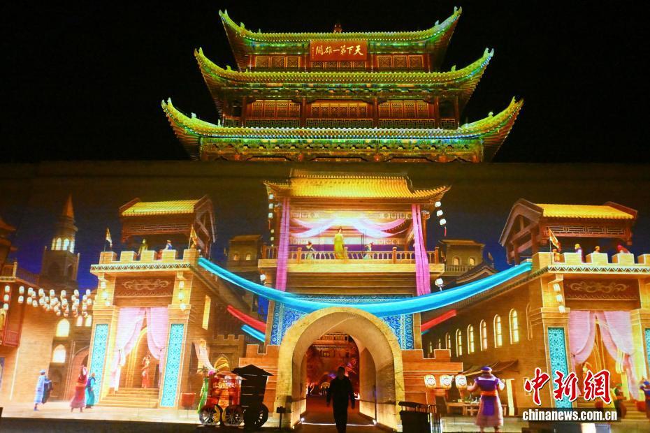 甘肃嘉峪关:光影讲述长城故事